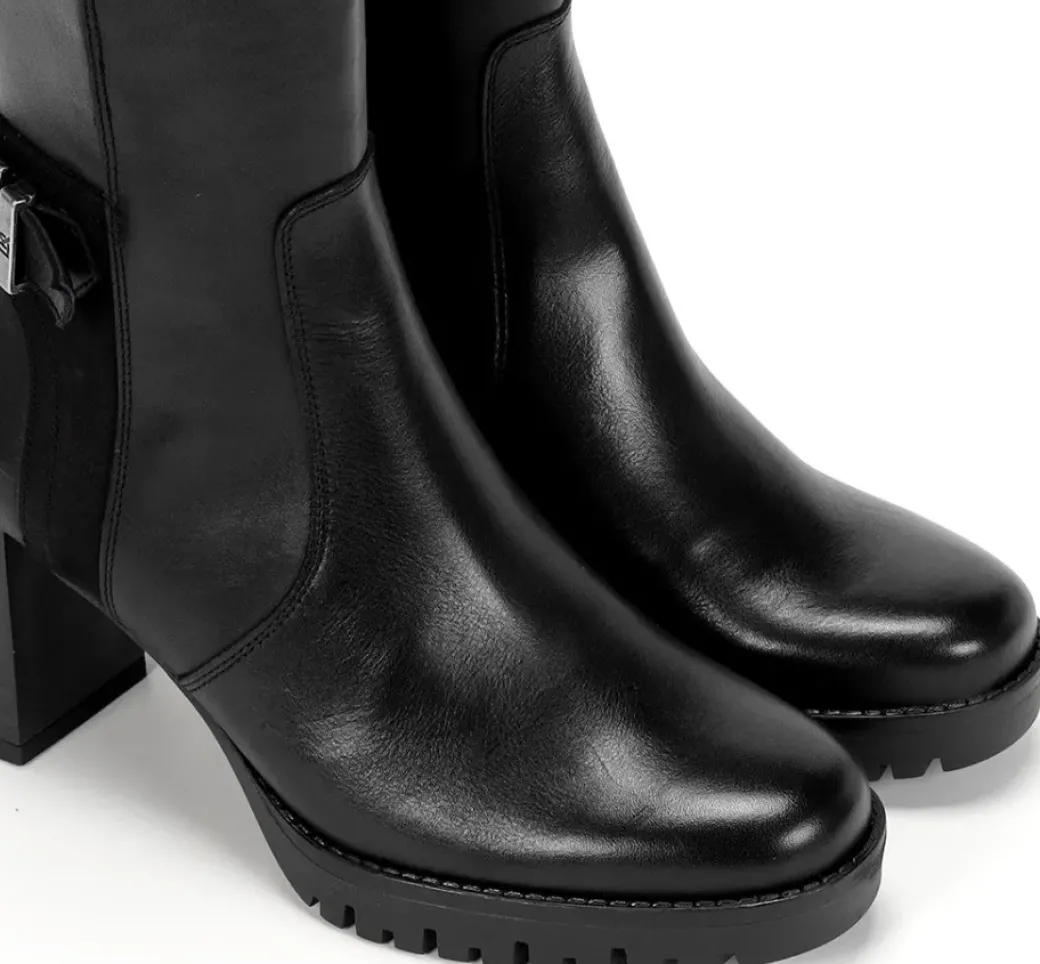 Store Fluchos EVIE D8955 Black Boot