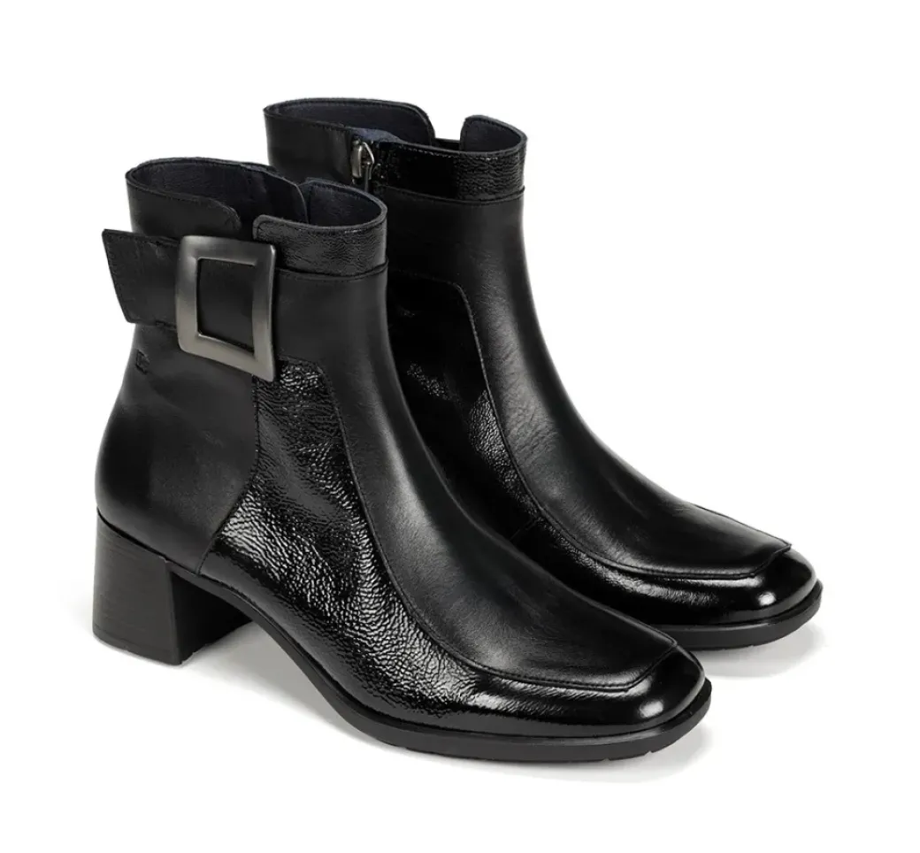 Sale Fluchos IKIA D9199 Black Ankle Boot