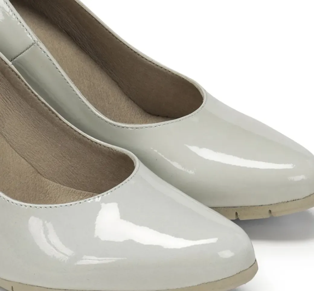 Fashion Fluchos TIAN D8739 White High Heel shoe